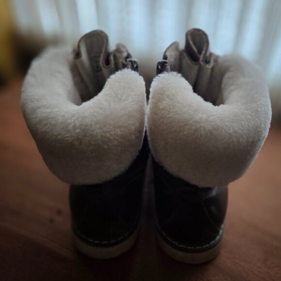 ROYAL CANADIAN Winter Workboot "Cambridge" Runs Large - Picture 10 of 10